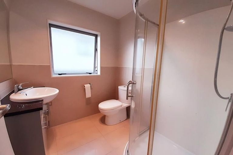 Photo of property in 25 Andy Crescent, Flat Bush, Auckland, 2016