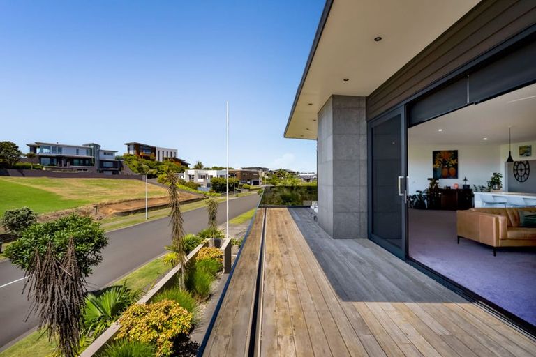 Photo of property in 15 Links Drive, Waiwhakaiho, New Plymouth, 4312