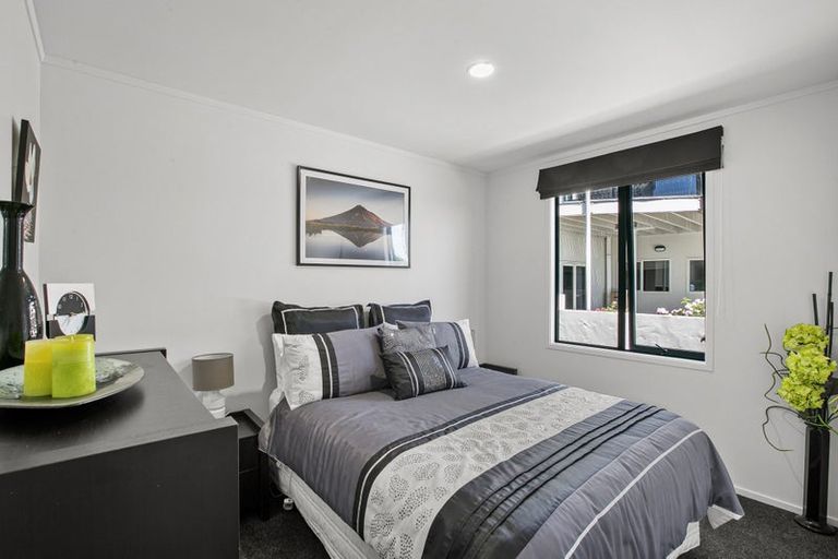 Photo of property in 46 Whiteley Street, Moturoa, New Plymouth, 4310