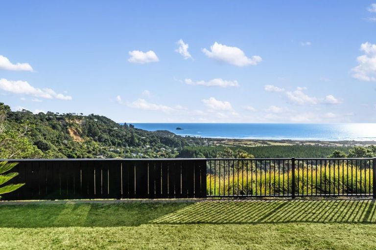 Photo of property in 34 Motutara Road, Muriwai, Waimauku, 0881