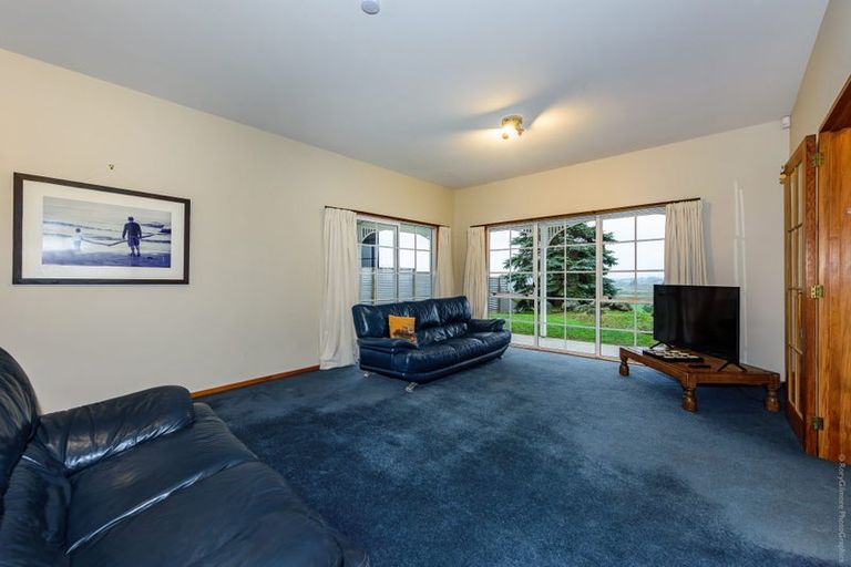 Photo of property in 411 Cashmere Road, Westmorland, Christchurch, 8025