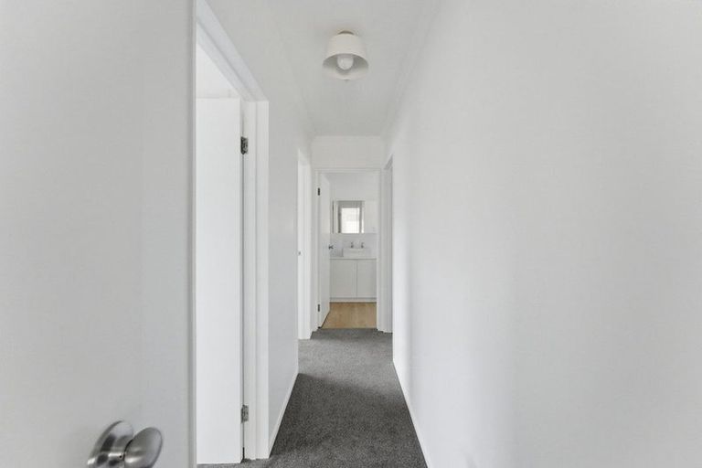 Photo of property in 209 Seaview Road, Marfell, New Plymouth, 4310