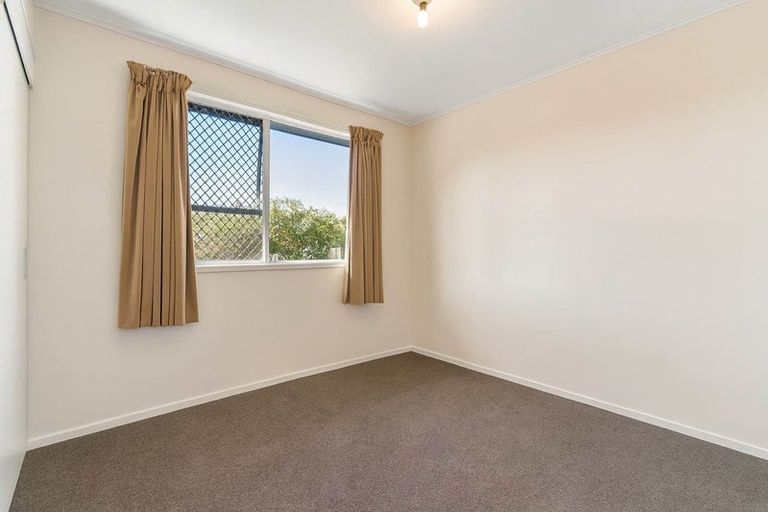 Photo of property in 20 Newham Place, Henderson, Auckland, 0612