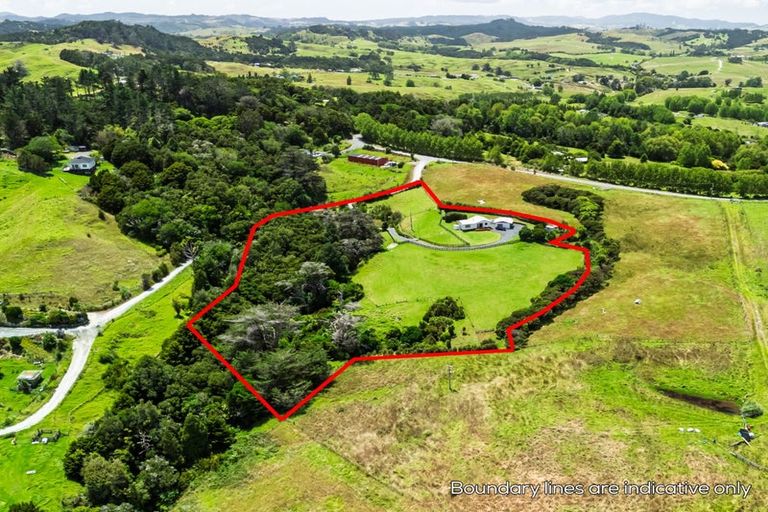 Photo of property in 6 Te Pahi River Drive, Paparoa, Maungaturoto, 0583