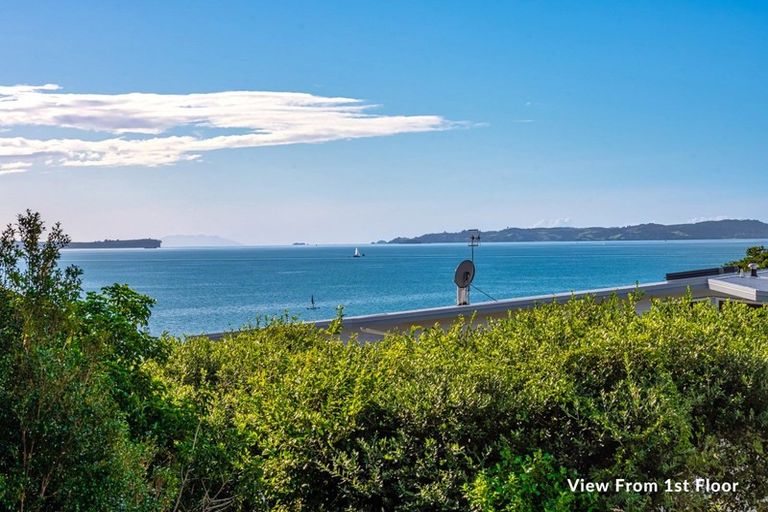 Photo of property in 8 Rangitoto View Road, Cockle Bay, Auckland, 2014