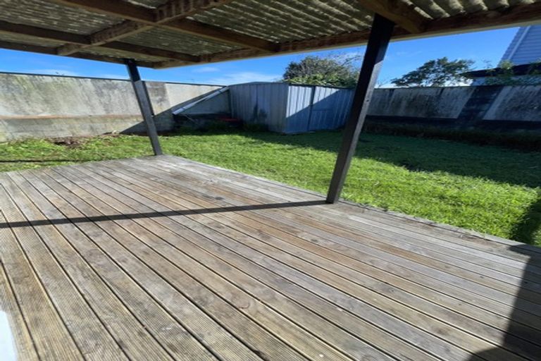 Photo of property in 1/52 Glen Road, Ranui, Auckland, 0612