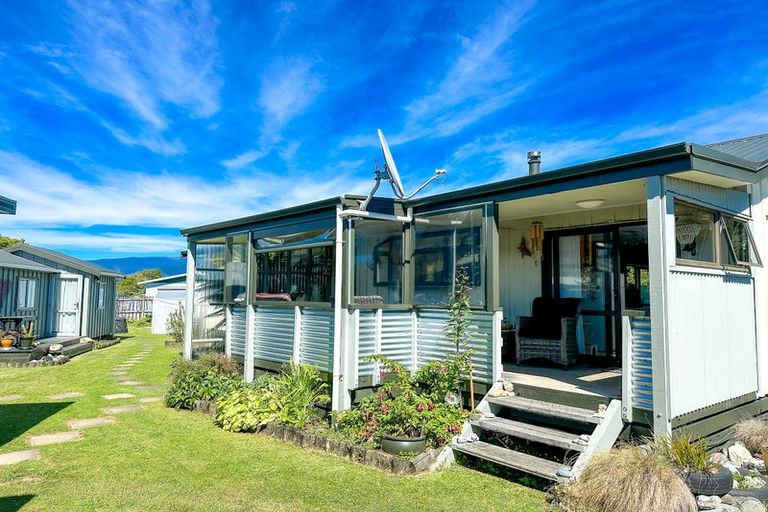 Photo of property in 64 Abel Tasman Drive, Takaka, 7110