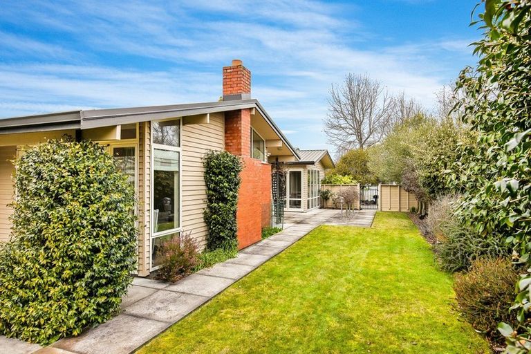 Photo of property in 2 Pulford Place, Ilam, Christchurch, 8041
