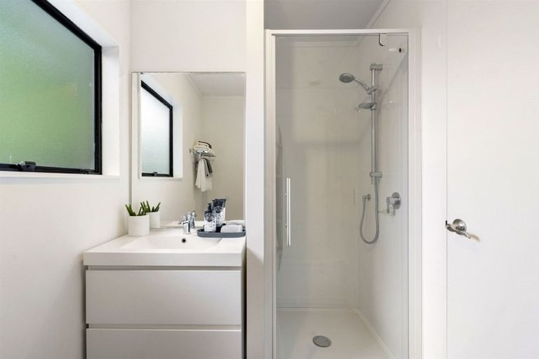 Photo of property in 2/8 Lingfield Street, Glenfield, Auckland, 0629