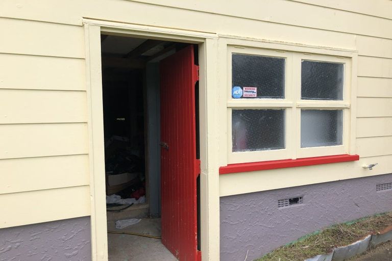 Photo of property in 95a Cook Street, Marfell, New Plymouth, 4310