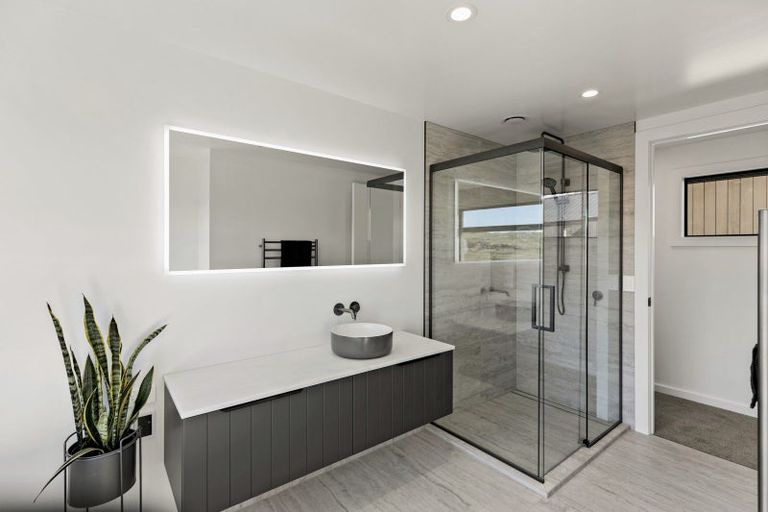 Photo of property in 23 Soudley Court, Jacks Point, Queenstown, 9371