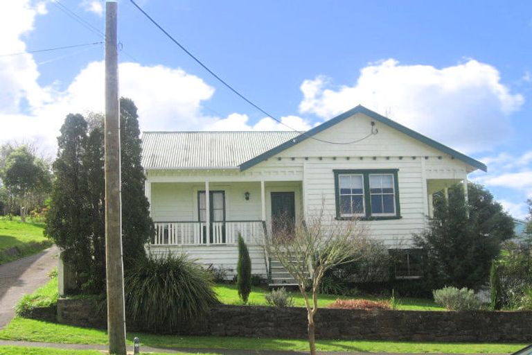 Photo of property in 14 Union Street, Hikurangi, 0114