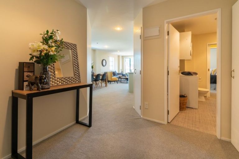 Photo of property in Courtenay Apartments, 502/120 Courtenay Place, Te Aro, Wellington, 6011