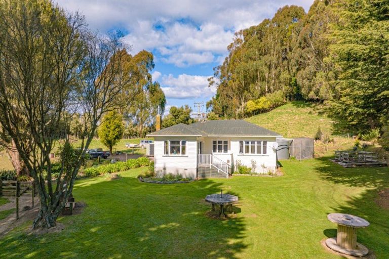 Photo of property in 398 Dorsets Road, Rangitumau, Masterton, 5882