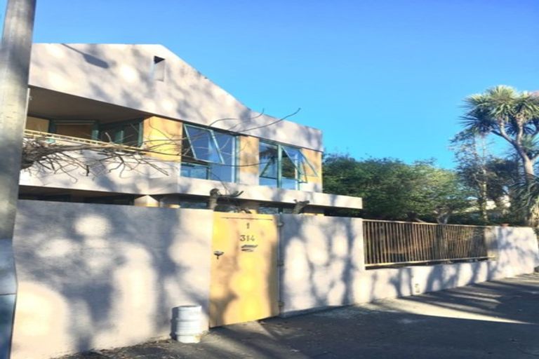 Photo of property in 2/314 Oxford Terrace, Christchurch Central, Christchurch, 8011