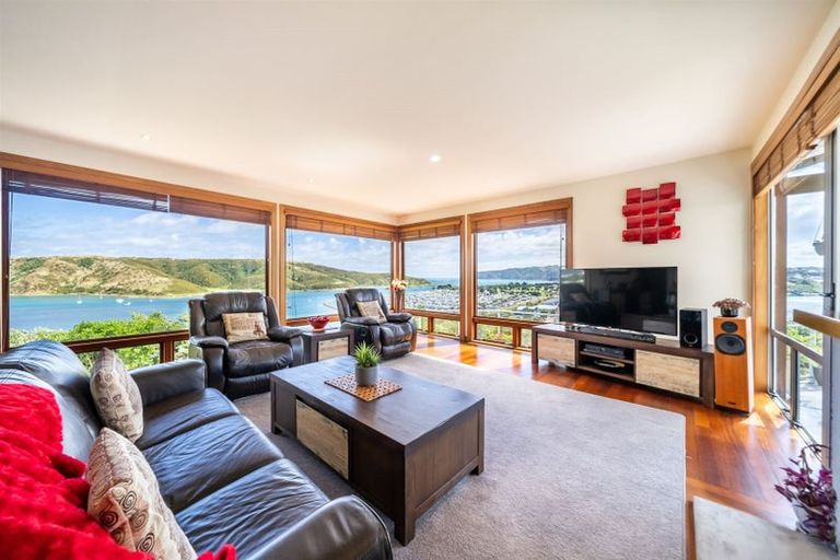 Photo of property in 62 Kiriwai Road, Paremata, Porirua, 5024