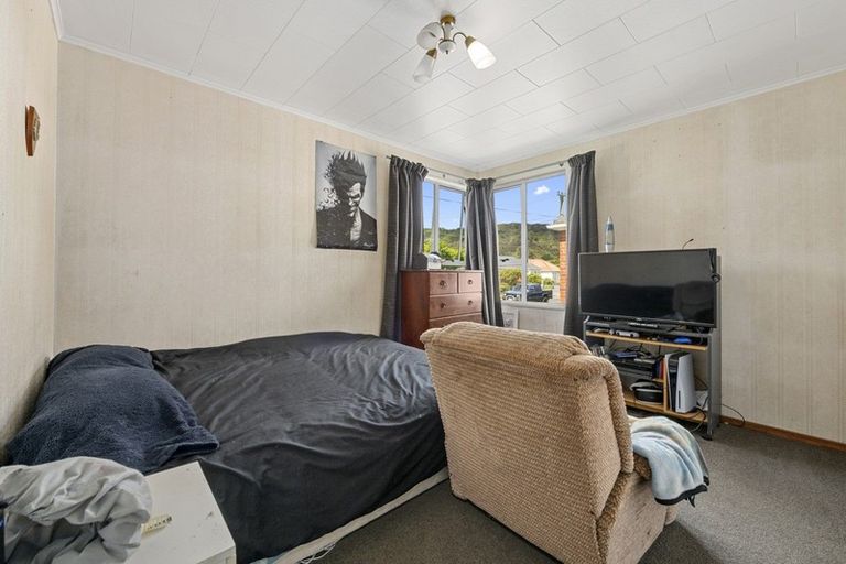 Photo of property in 47 Shearer Crescent, Naenae, Lower Hutt, 5011