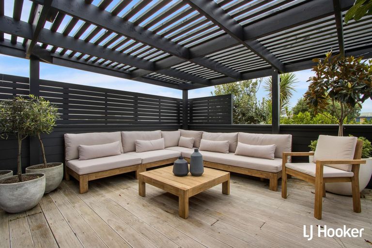 Photo of property in 24 Surfers Avenue, Waihi Beach, 3611