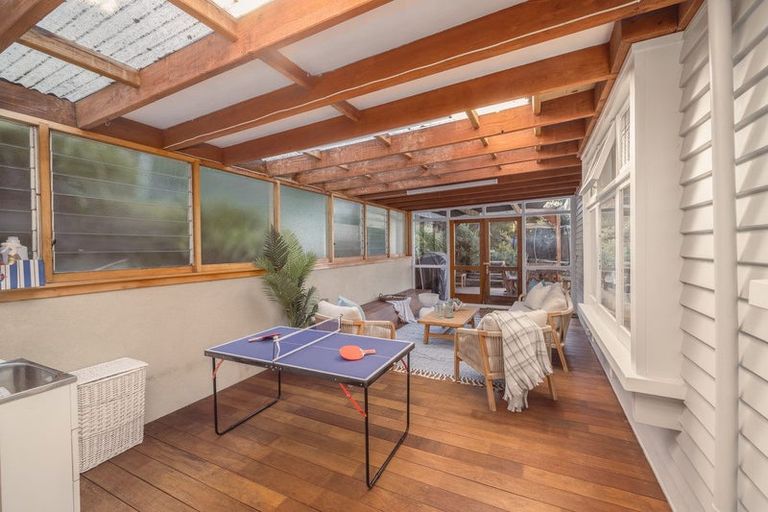 Photo of property in 94 Mount Pleasant Road, Mount Pleasant, Christchurch, 8081