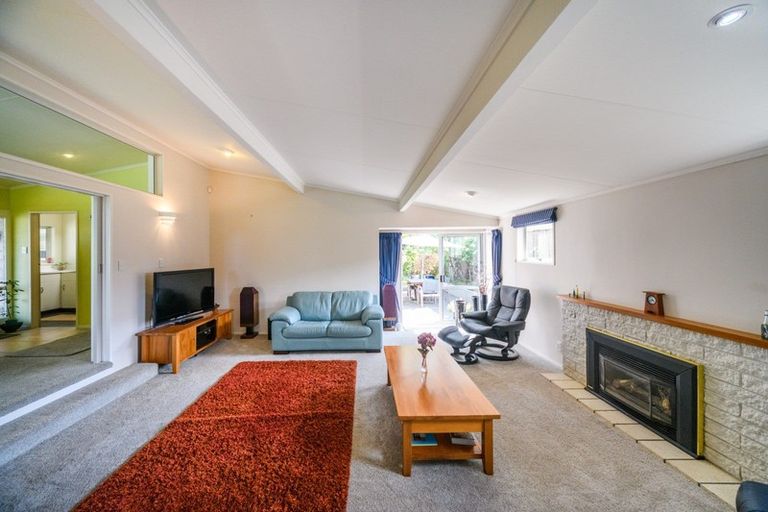 Photo of property in 6 Dunk Place, Milson, Palmerston North, 4414