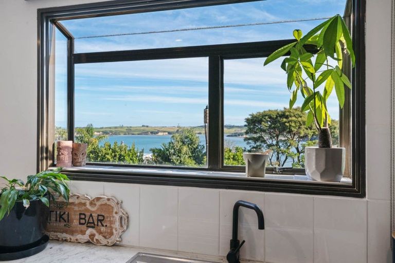 Photo of property in 183 Wade River Road, Wade Heads, Whangaparaoa, 0932