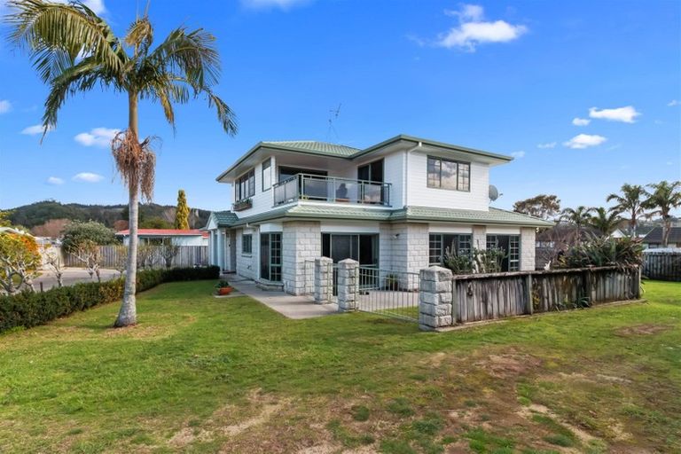 Photo of property in 117 Charleston Avenue, Whangamata, 3620