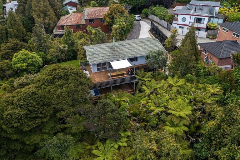 Photo of property in 27 Reynolds Place, Torbay, Auckland, 0630