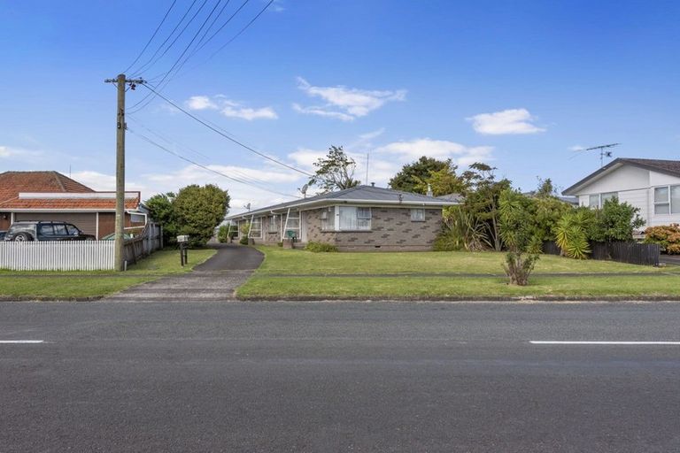 Photo of property in 132 Astley Avenue, New Lynn, Auckland, 0600