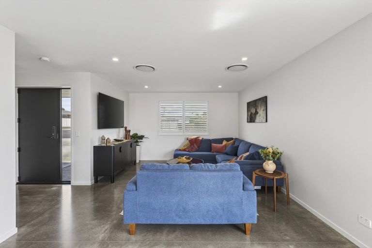 Photo of property in 247 Huatoki Street, Upper Vogeltown, New Plymouth, 4310