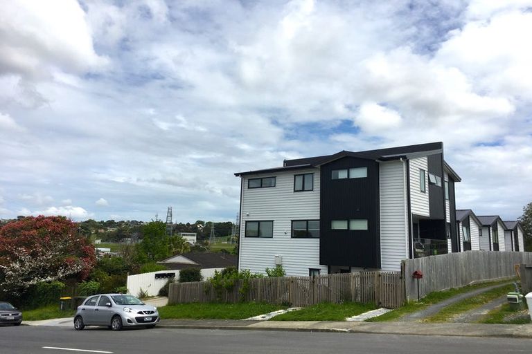 Photo of property in 59a Redwood Drive, Massey, Auckland, 0614