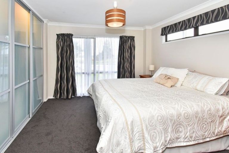 Photo of property in 19 Stella Drive, Clarks Beach, 2122