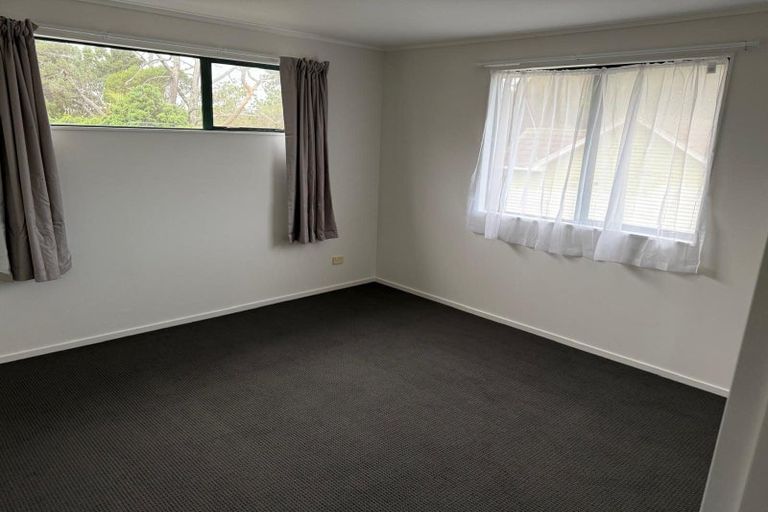 Photo of property in 10 Kaponga Crescent, New Lynn, Auckland, 0600
