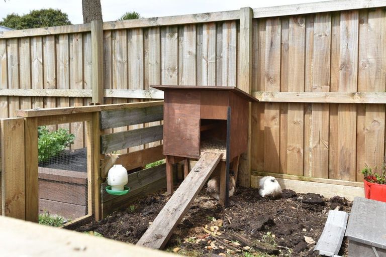 Photo of property in 10 John Road, Fairy Springs, Rotorua, 3015