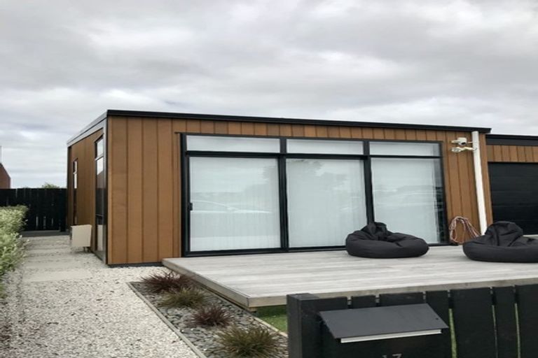 Photo of property in 17 Lieutenant Lane, Papakura, 2110