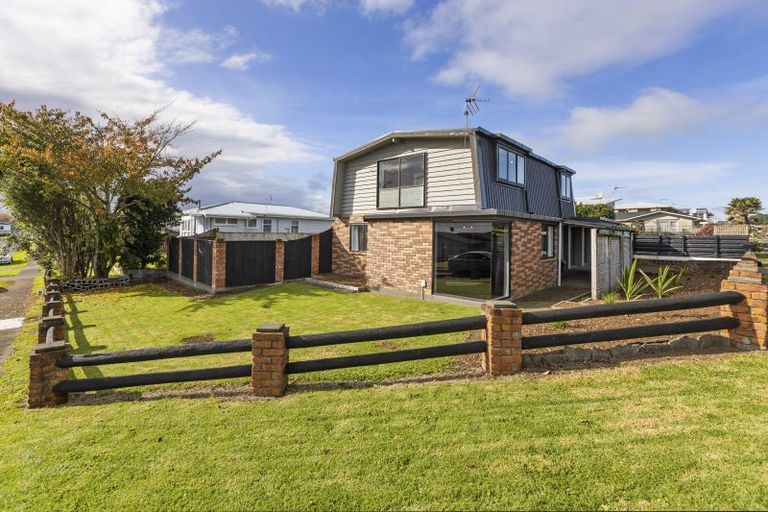 Photo of property in 44 Park Lane, Waitara, 4320