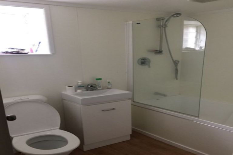 Photo of property in 2 Finchley Road, Torbay, Auckland, 0632