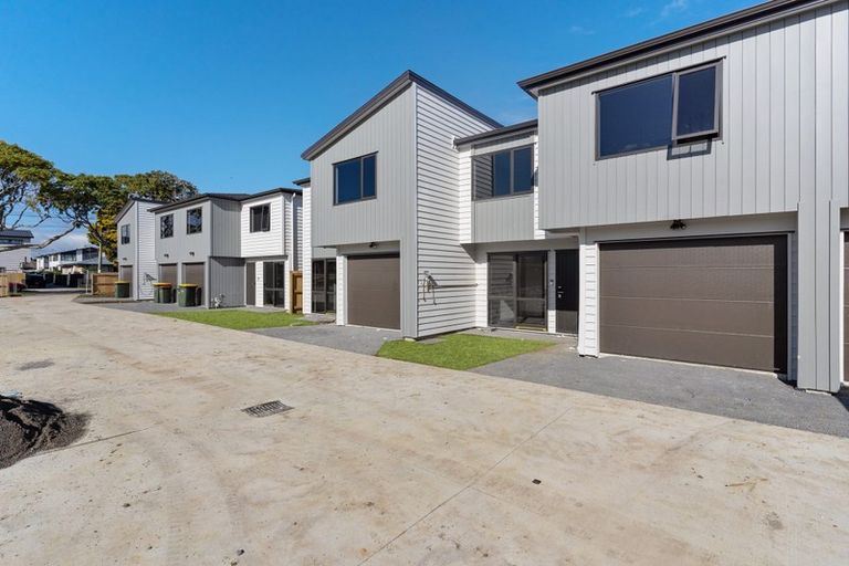 Photo of property in 8e Kent Road, Manurewa, Auckland, 2102