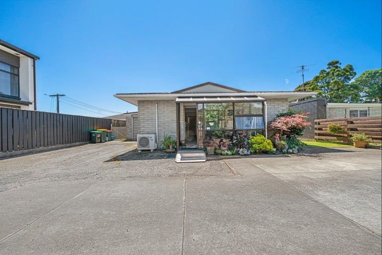 Photo of property in 5b Clemow Road, Fitzroy, New Plymouth, 4312