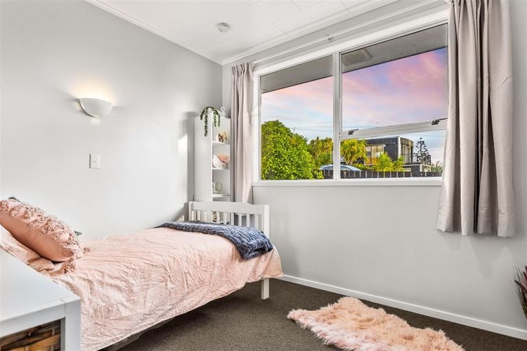 Photo of property in 84 Waitea Road, Muriwai, Waimauku, 0881