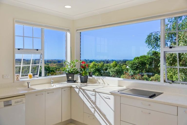 Photo of property in 105 Winara Avenue, Waikanae, 5036