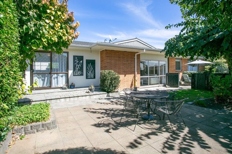 Photo of property in 10 Woodstock Crescent, Leamington, Cambridge, 3432