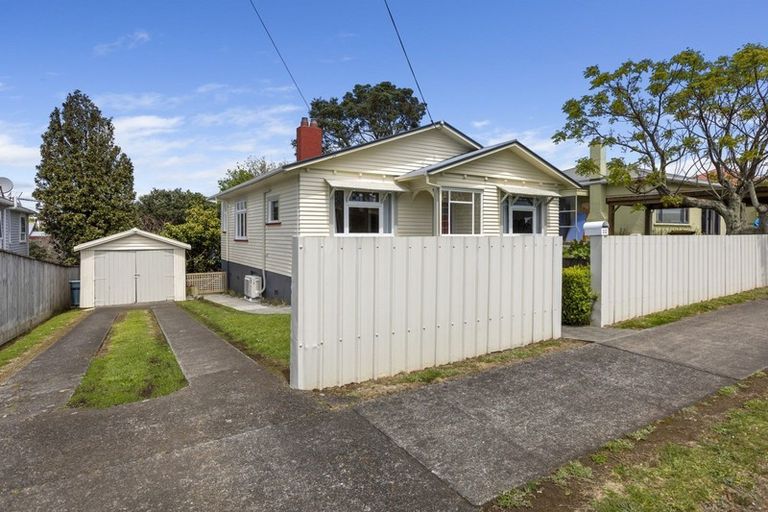 Photo of property in 22 Ngaio Street, Strandon, New Plymouth, 4312