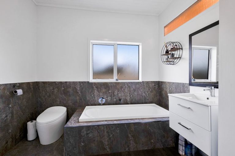 Photo of property in 34 Kawei Road, Ohawe, Hawera, 4671