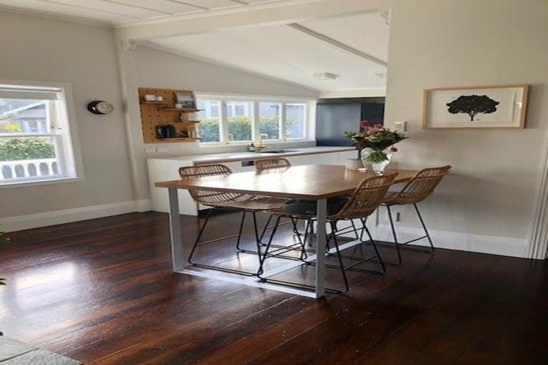 Photo of property in 2/25 Rugby Road, Birkenhead, Auckland, 0626