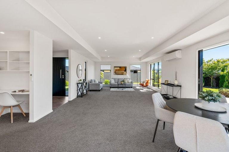 Photo of property in 12 Mellay Mews, Mosgiel, 9024