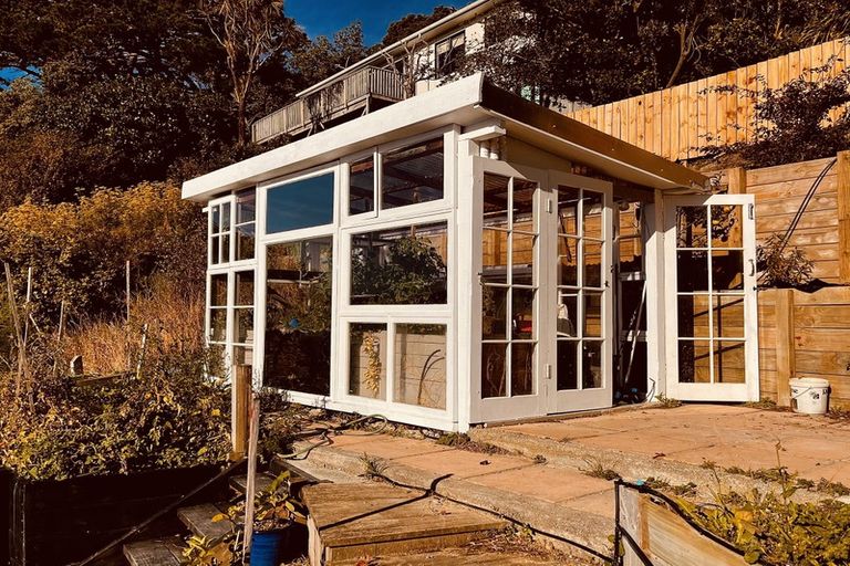 Photo of property in 28 Elphinstone Avenue, Strathmore Park, Wellington, 6022