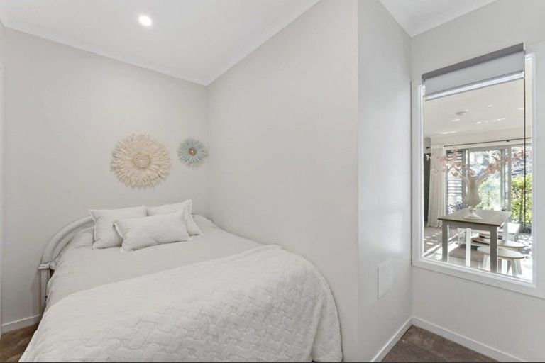 Photo of property in 11/2 Warrant Officer Lane, Hobsonville, Auckland, 0616