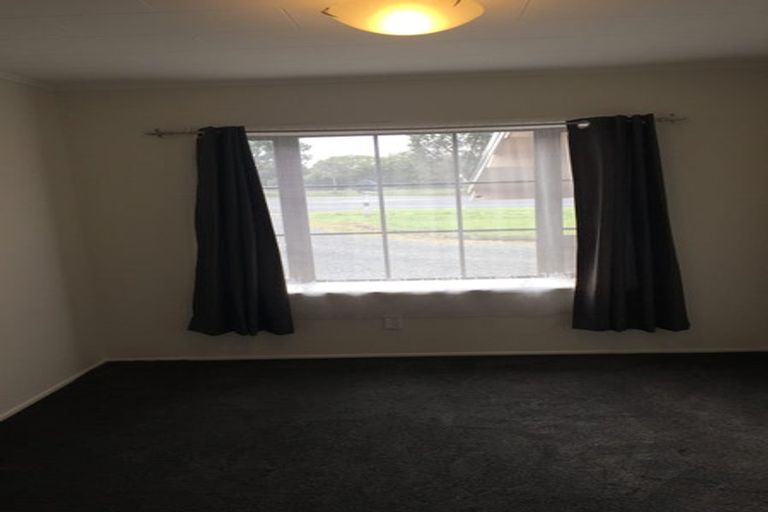 Photo of property in 351 Main Road, Huapai, Kumeu, 0810