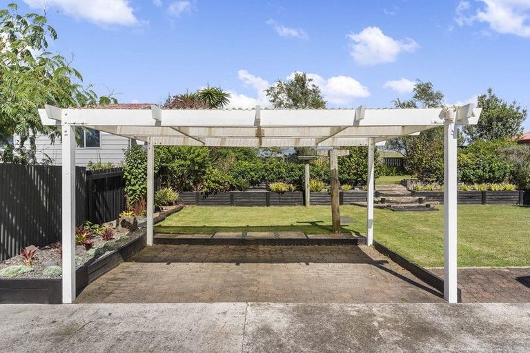 Photo of property in 302 Dickson Road, Papamoa Beach, Papamoa, 3118
