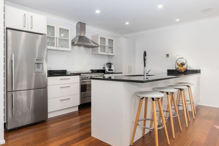 Photo of property in 12 Hulme Way, Raumati Beach, Paraparaumu, 5032